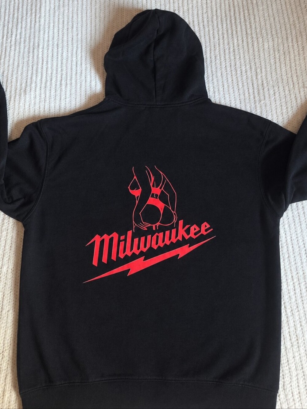 Milwaukee Black Hoodie Sweatshirt Red Logo Back Size L